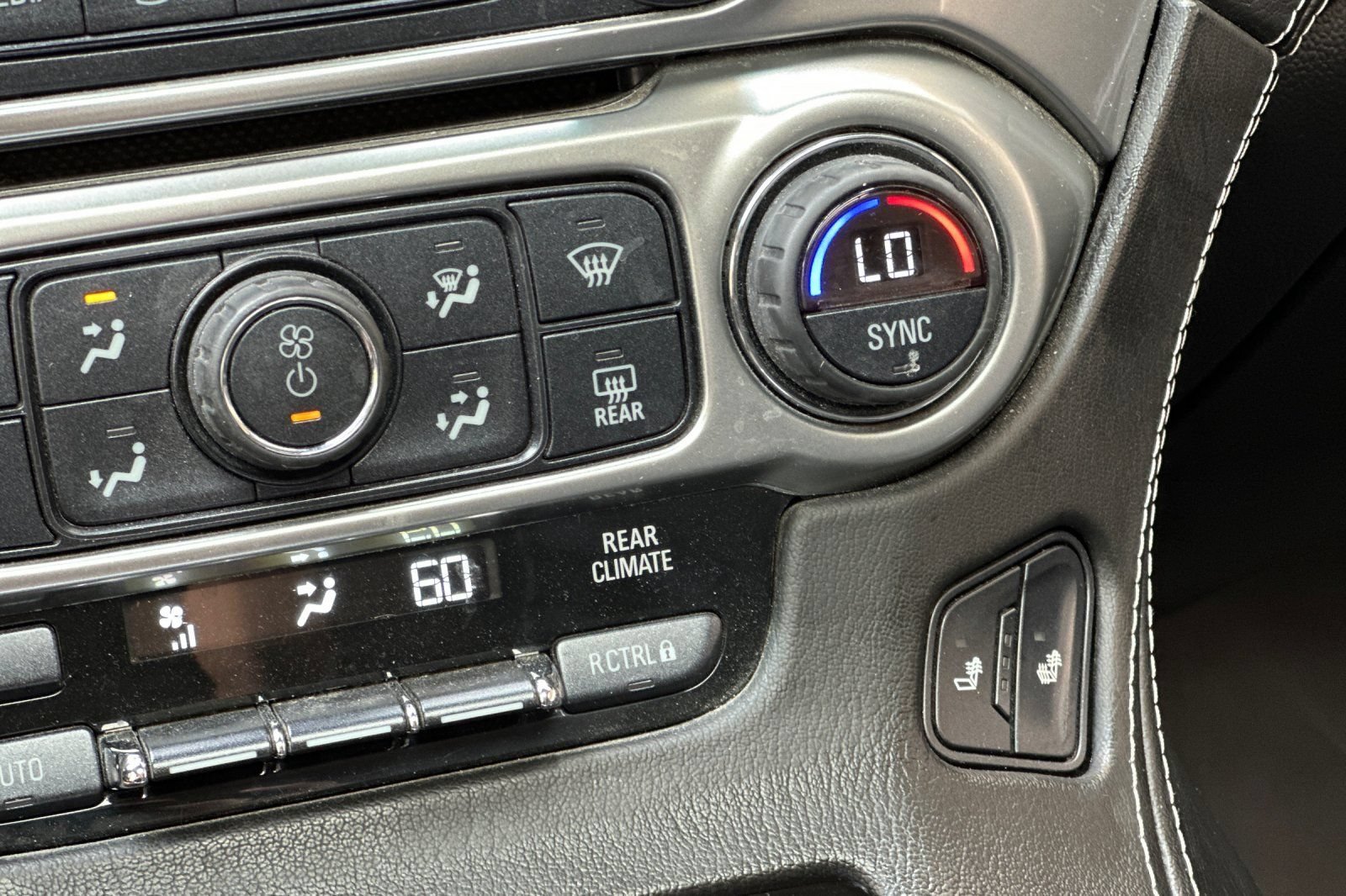 Used 2015 Chevrolet Tahoe LT RWD image 32