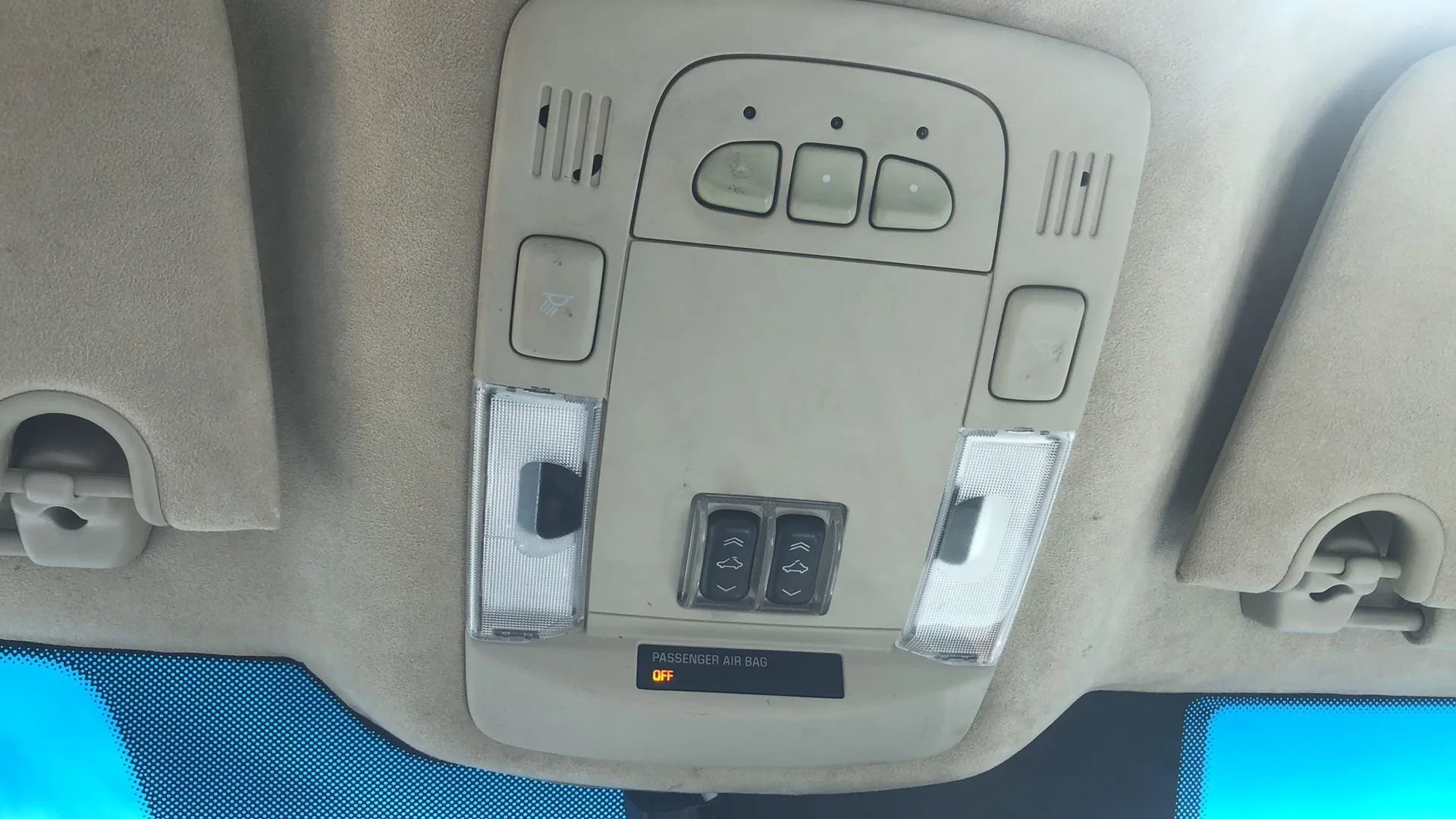 Used 2011 Cadillac DTS Platinum image 38