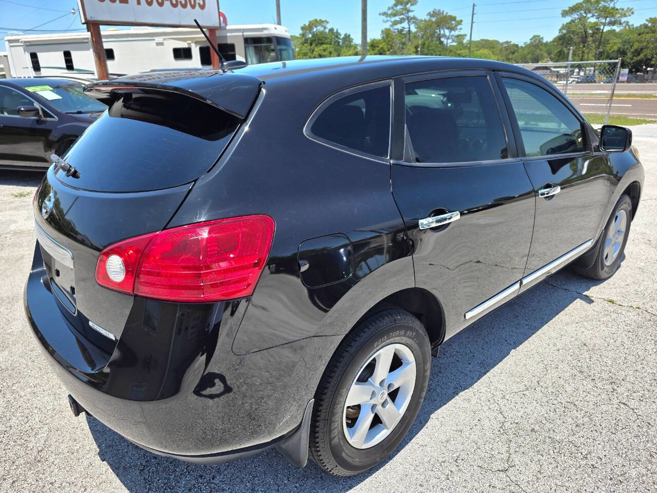 Used 2013 Nissan Rogue S w/ Special Edition Pkg FWD image 4