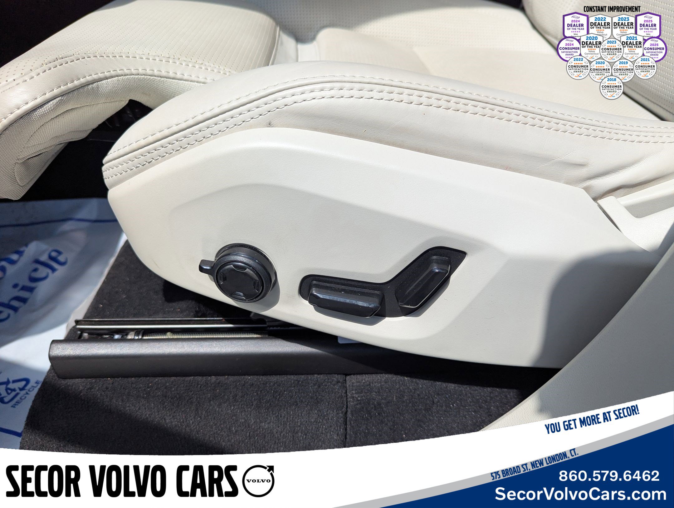 Certified 2024 Volvo XC90 T8 Ultimate image 9