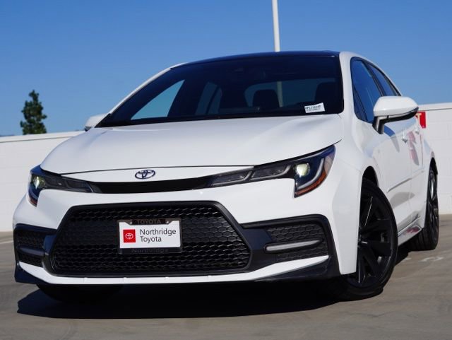 Used 2022 Toyota Corolla SE w/ SE Premium Package image 3