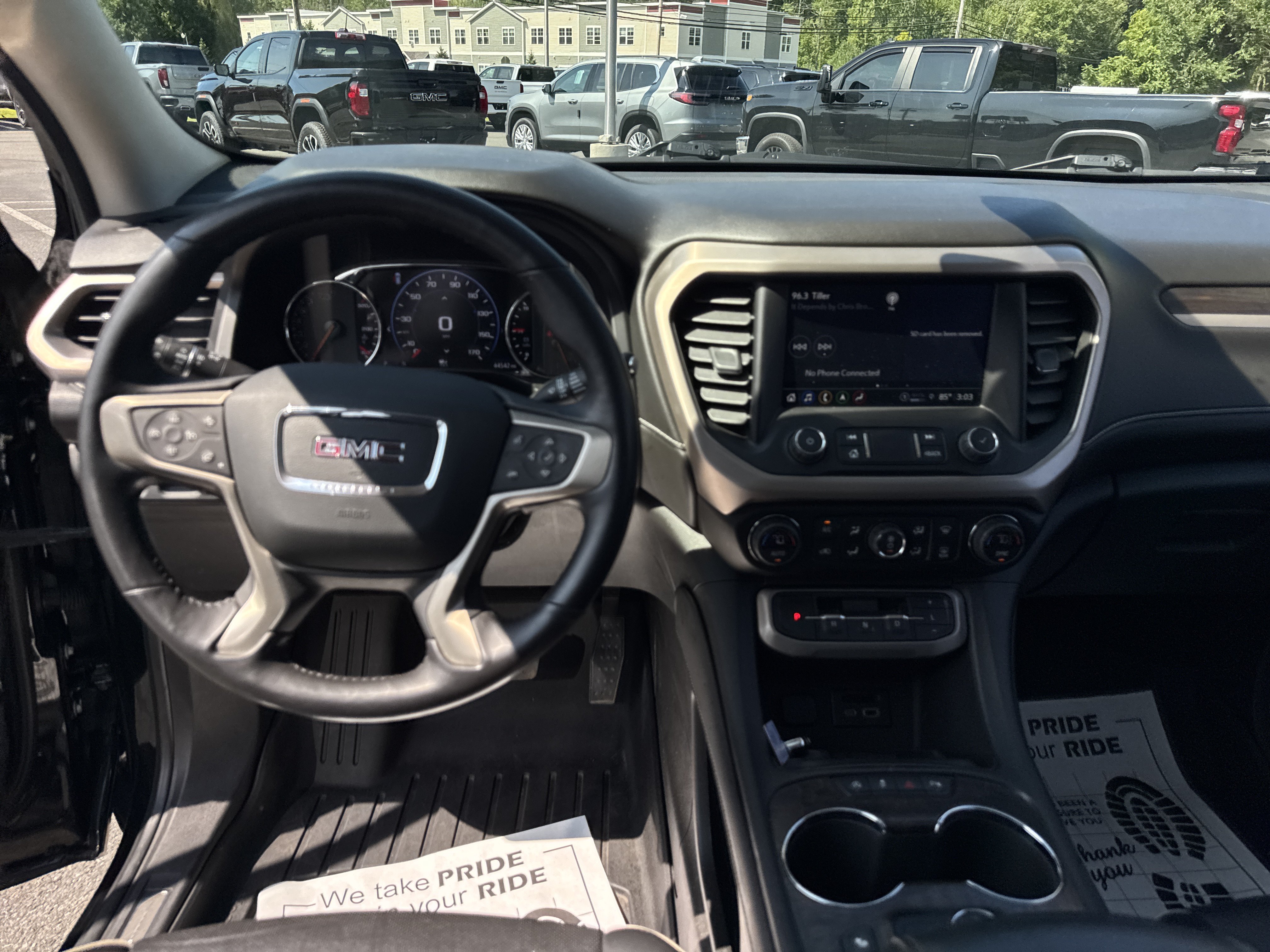 Certified 2022 GMC Acadia Denali w/ Denali Ultimate Package AWD/4WD image 17
