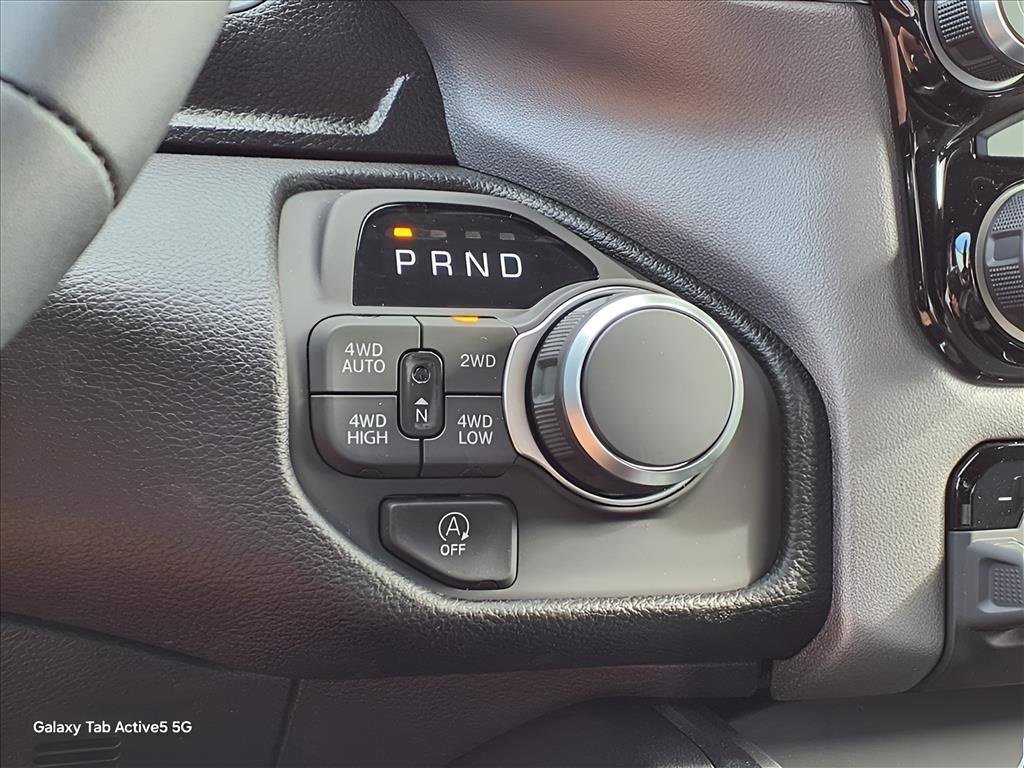 New 2026 RAM 1500 4x4 Crew Cab image 17