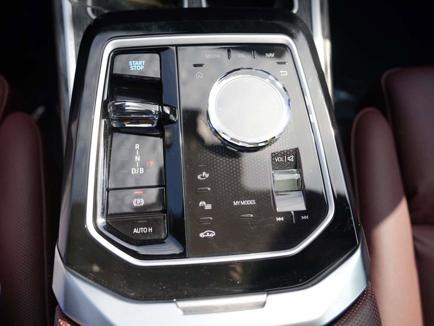 Used 2025 BMW i7 xDrive60 image 18