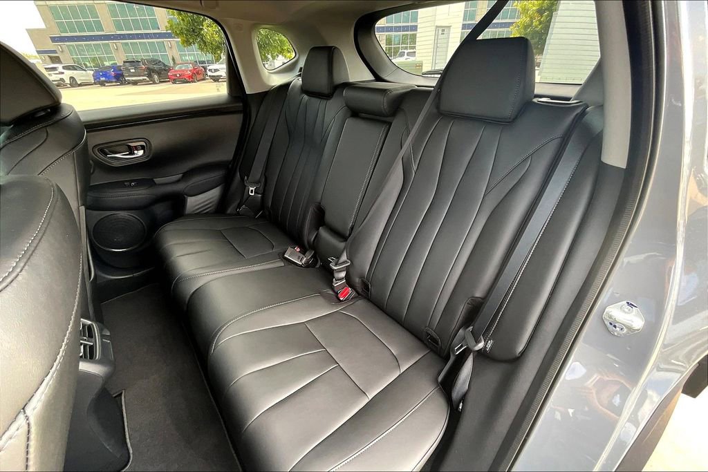 Used 2025 Acura ADX FWD image 17