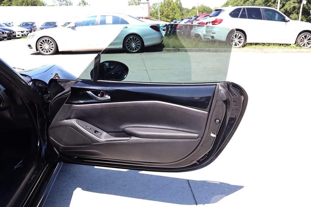 Used 2017 MAZDA MX-5 Miata RF Club RWD image 39