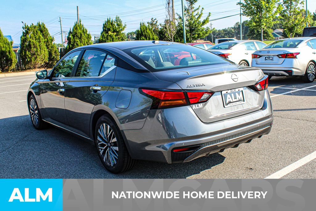 Used 2025 Nissan Altima 2.5 SV FWD image 5