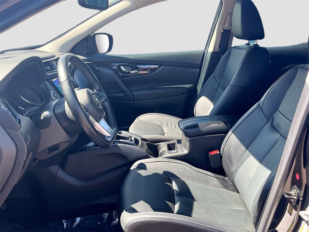 Used 2022 Nissan Rogue Sport SL w/ Premium Package image 19