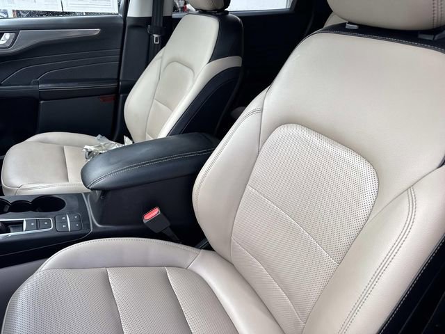 Certified 2021 Ford Escape Titanium image 22