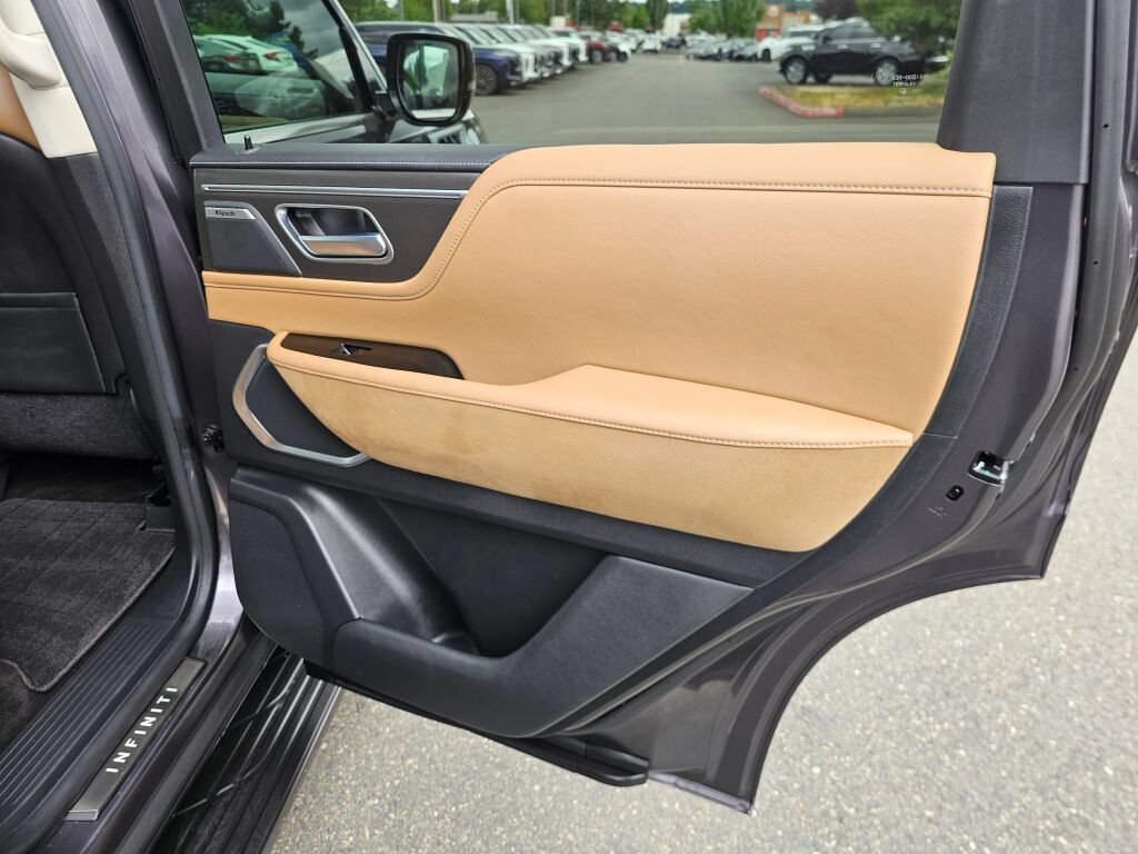 Used 2025 INFINITI QX80 Luxe AWD/4WD image 14