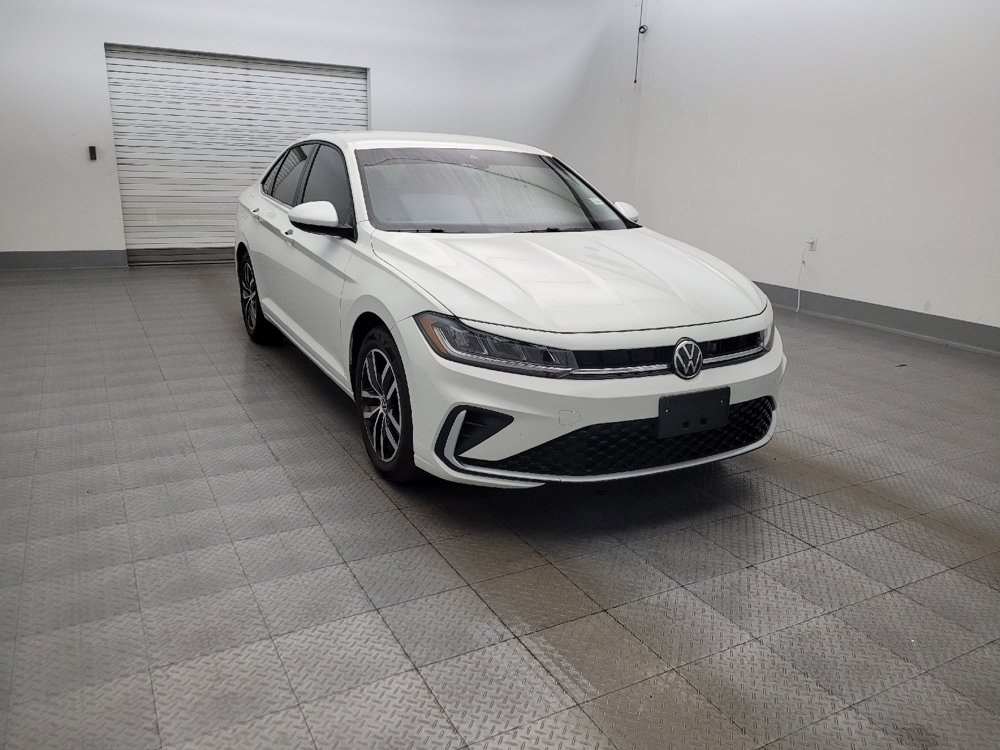Used 2025 Volkswagen Jetta SE FWD image 13