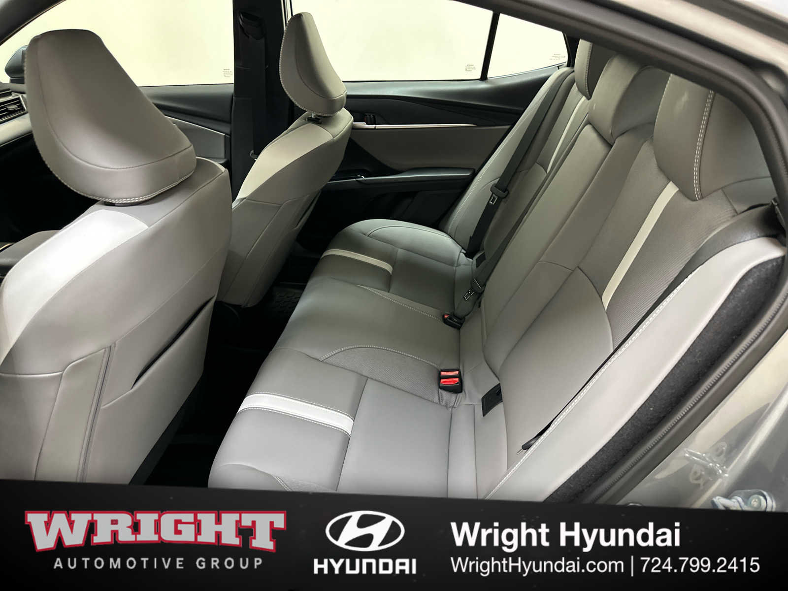 Used 2025 Toyota Camry SE w/ Convenience Package image 13