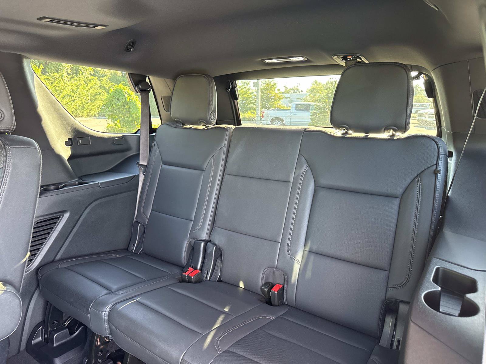 Used 2025 Chevrolet Tahoe High Country AWD/4WD image 12