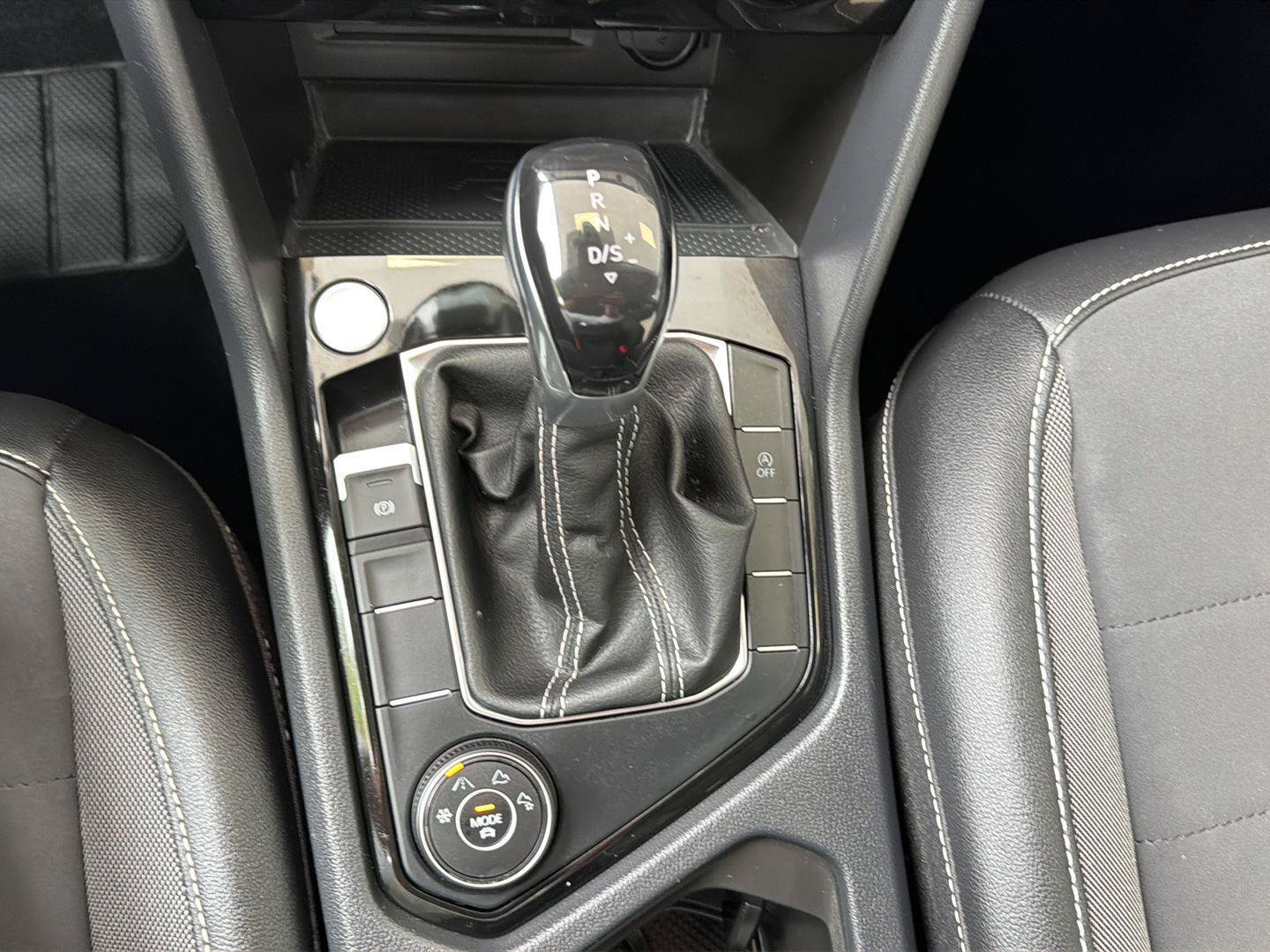 Certified 2023 Volkswagen Taos SE AWD/4WD image 22