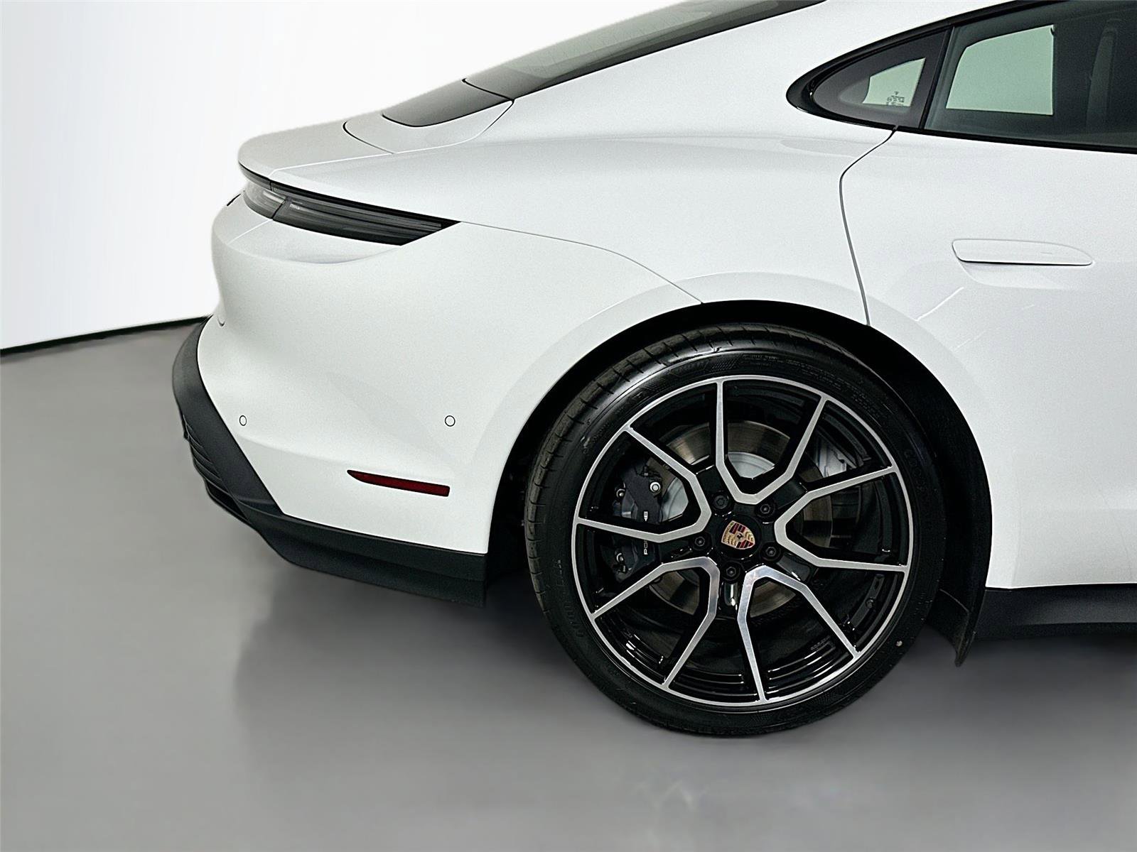 Certified 2025 Porsche Taycan AWD/4WD image 13