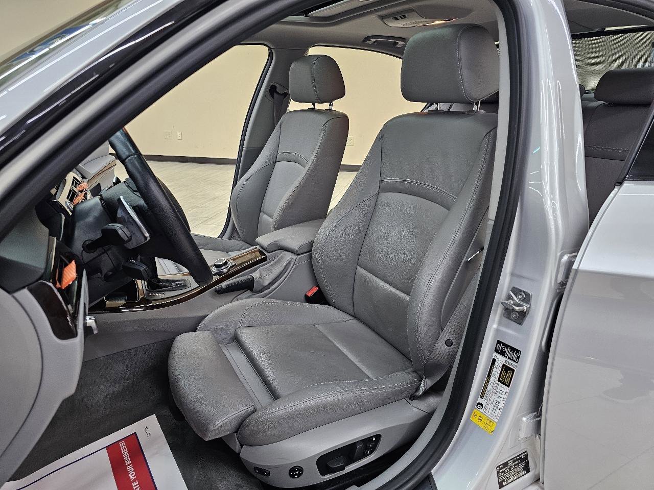 Used 2011 BMW 335i Sedan image 15