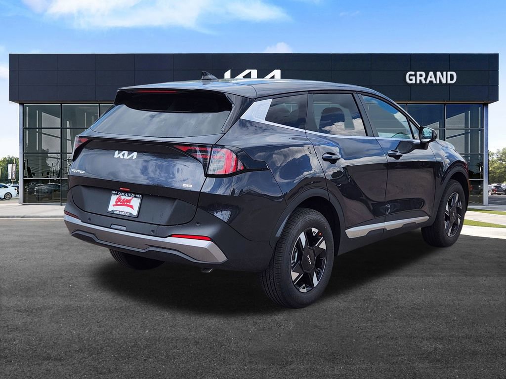 New 2026 Kia Sportage LX image 5