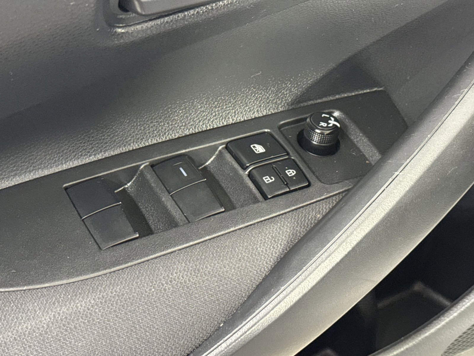 Used 2023 Toyota Corolla LE image 19