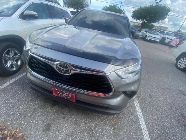 Used 2026 Toyota Highlander Limited AWD/4WD image 4
