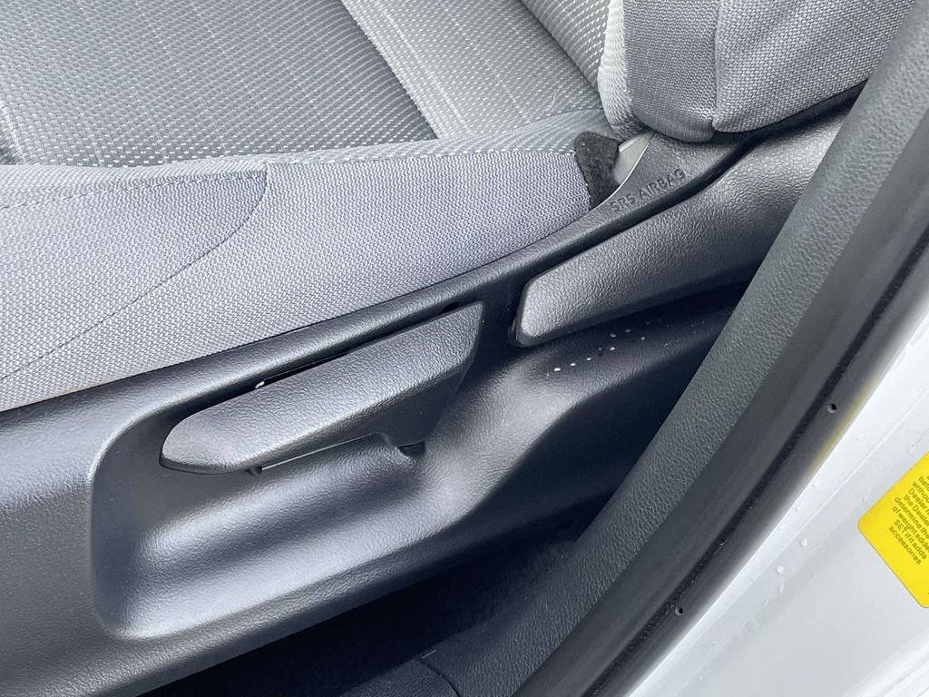 Used 2024 Toyota Corolla Cross SE image 7