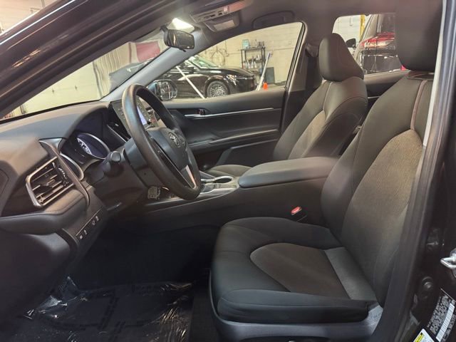 Used 2023 Toyota Camry LE image 5