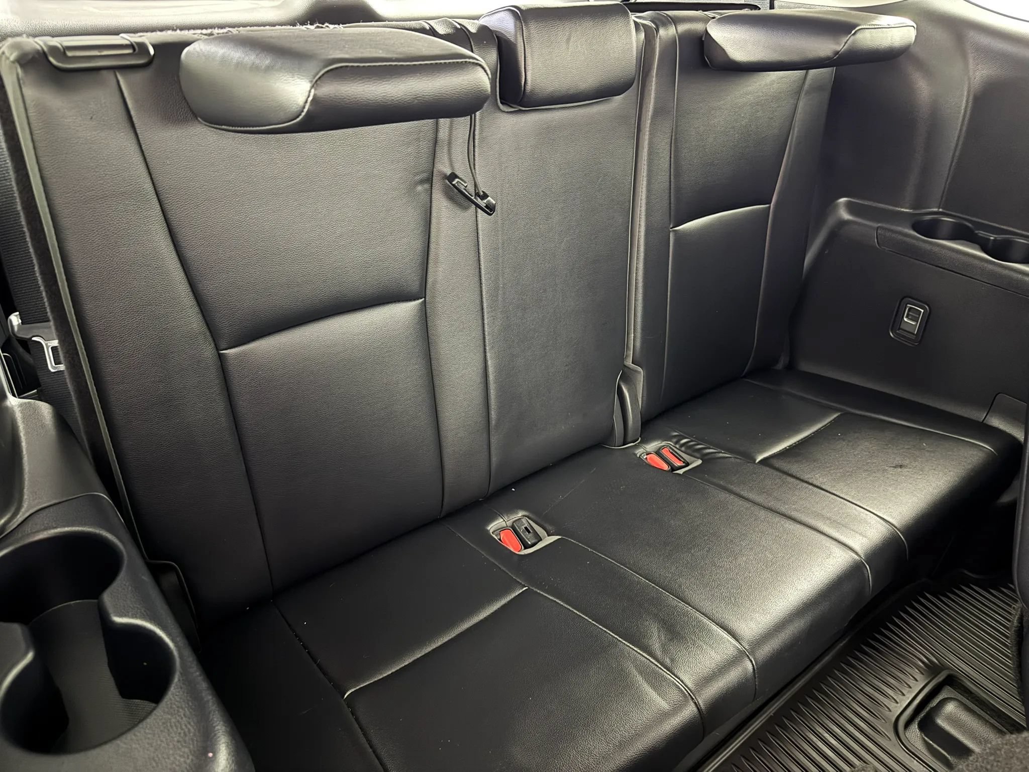 Used 2023 Toyota Highlander XLE AWD/4WD image 40
