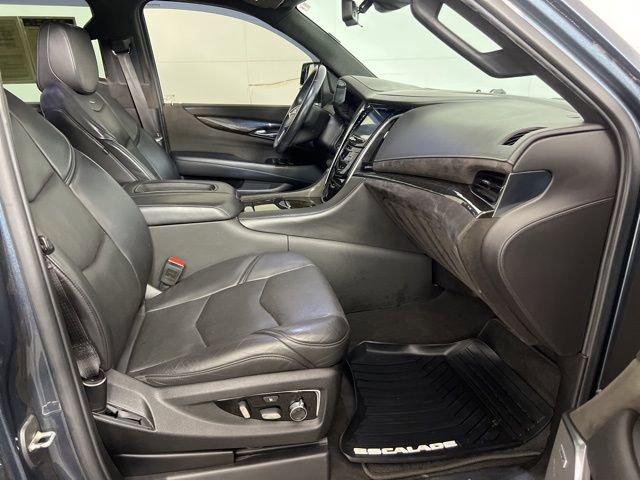 Used 2019 Cadillac Escalade Platinum image 13