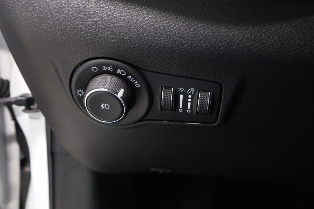 Used 2025 Jeep Compass Latitude AWD/4WD image 26