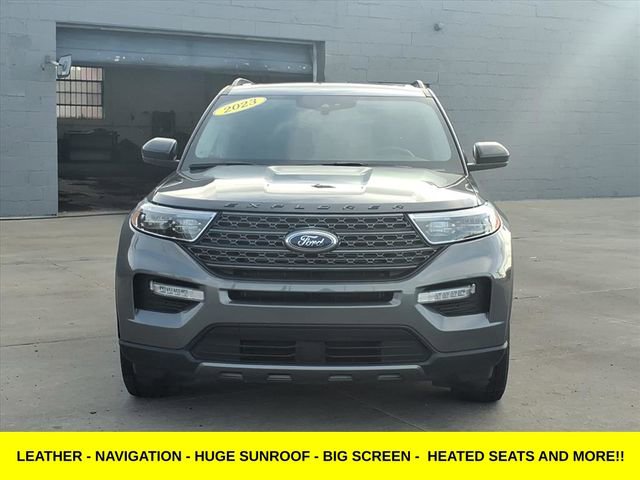Used 2023 Ford Explorer XLT w/ Equipment Group 202A image 2