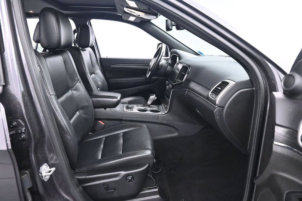 Used 2020 Jeep Grand Cherokee Limited AWD/4WD image 25