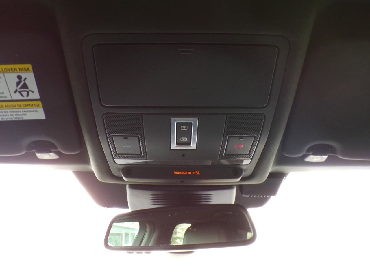 Used 2019 Land Rover Discovery Sport image 18