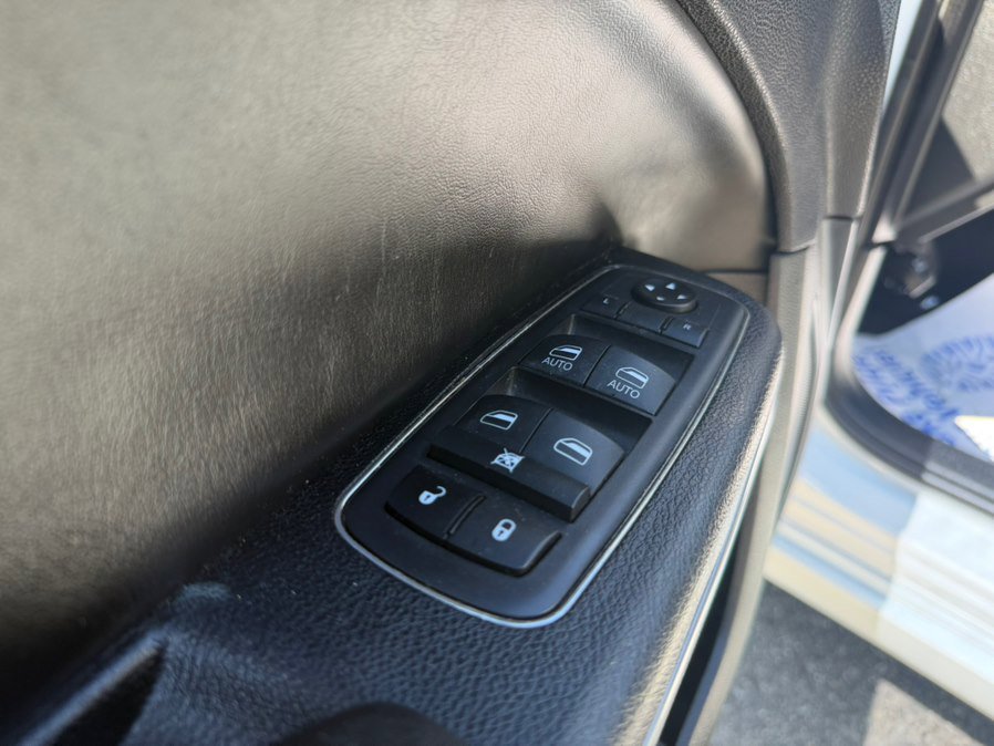 Used 2019 Dodge Charger SXT w/ Leather Interior Group image 34