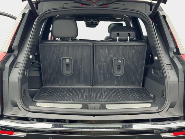 Certified 2026 Cadillac Vistiq Luxury w/ LPO, Floor Liner Package AWD/4WD image 14