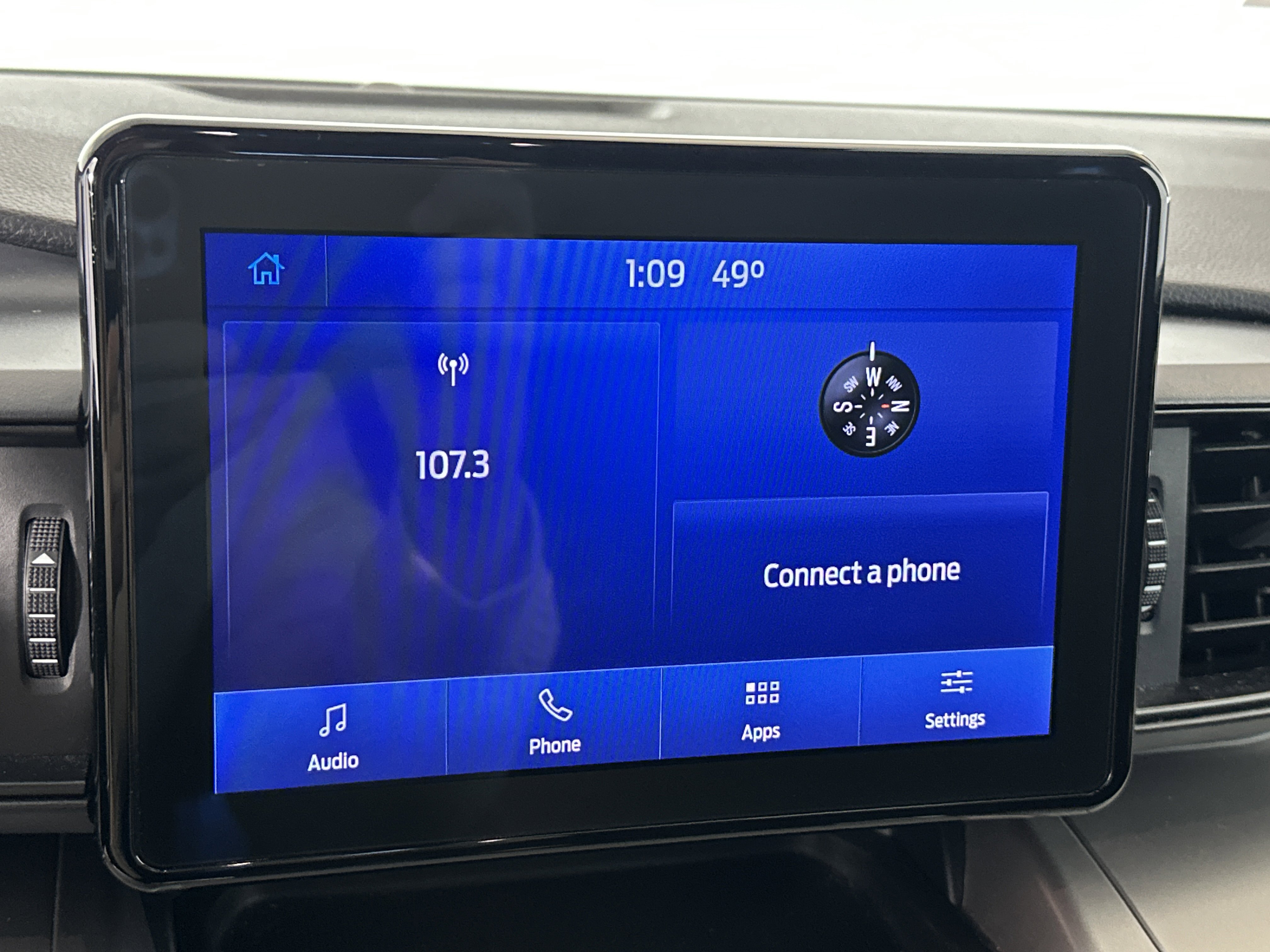 Used 2021 Ford Explorer XLT image 17