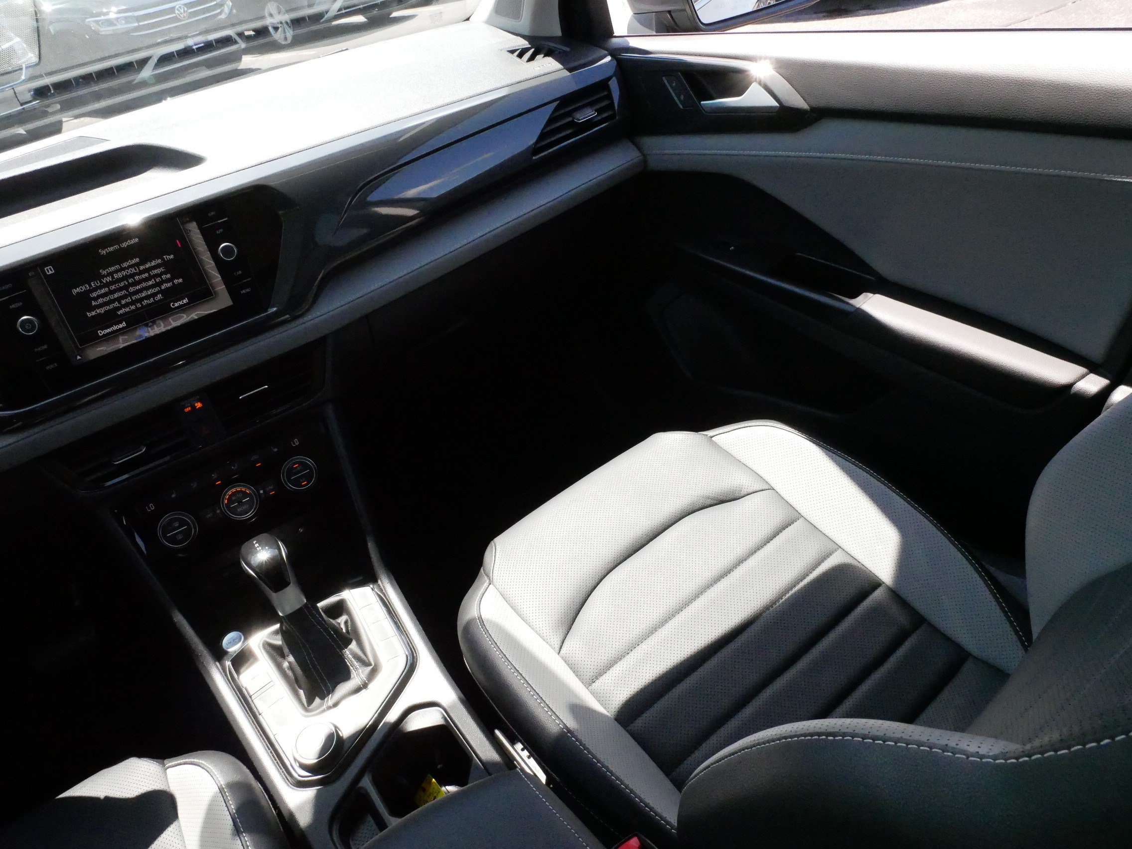 Certified 2023 Volkswagen Taos SEL AWD/4WD image 11