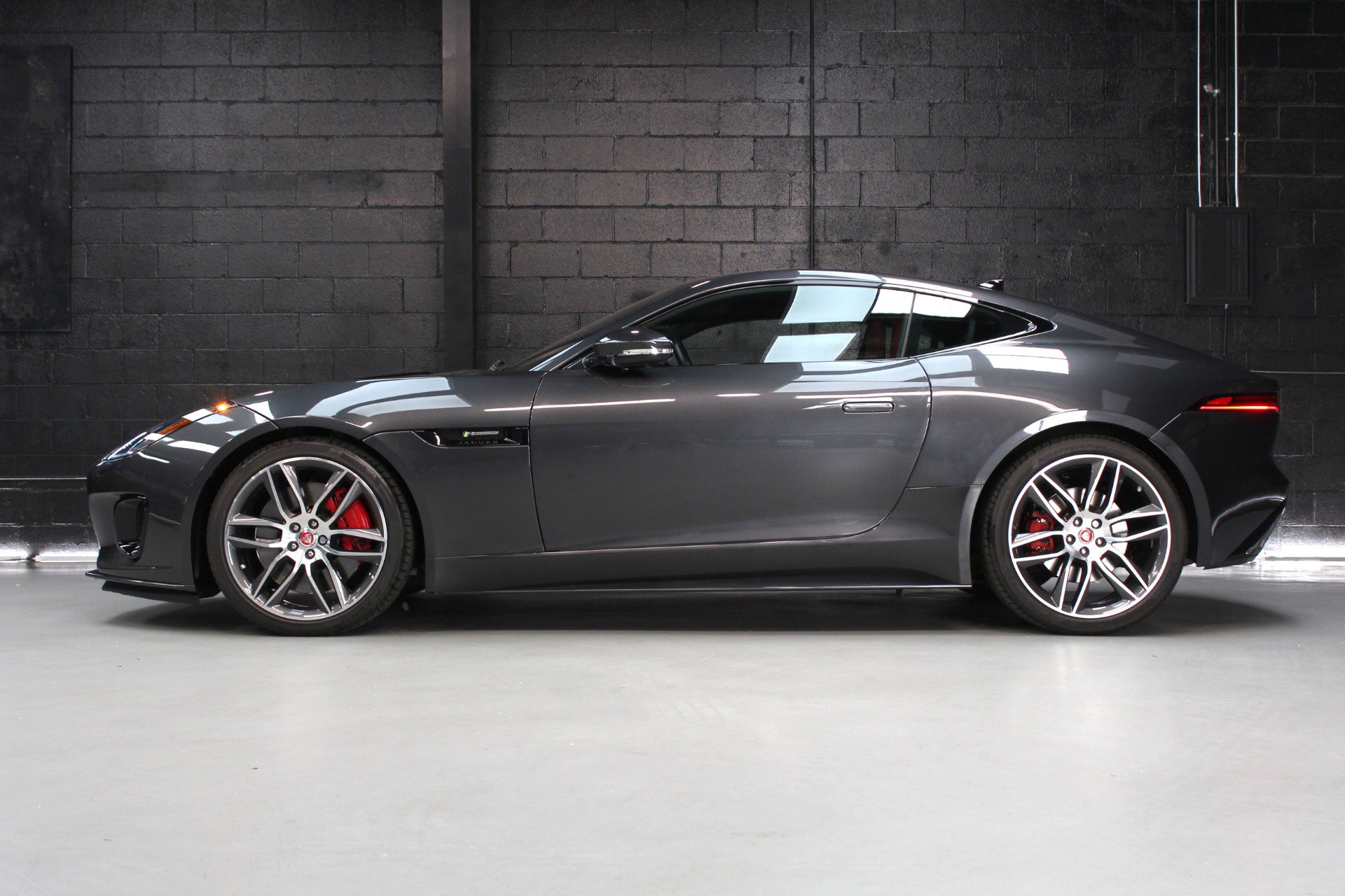 Used 2020 Jaguar F-TYPE R-Dynamic image 3