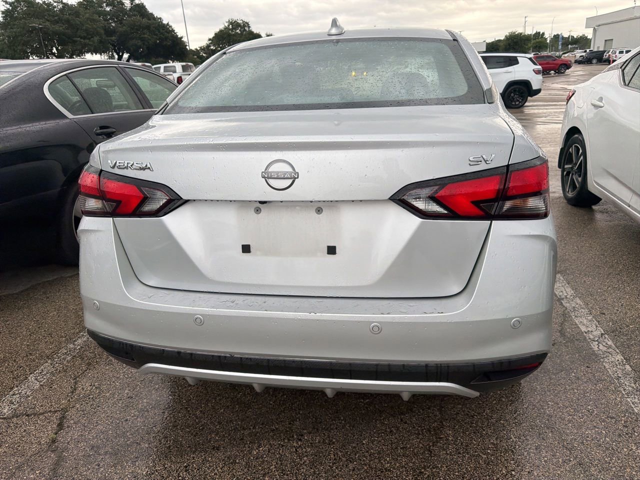 Used 2024 Nissan Versa SV FWD image 4