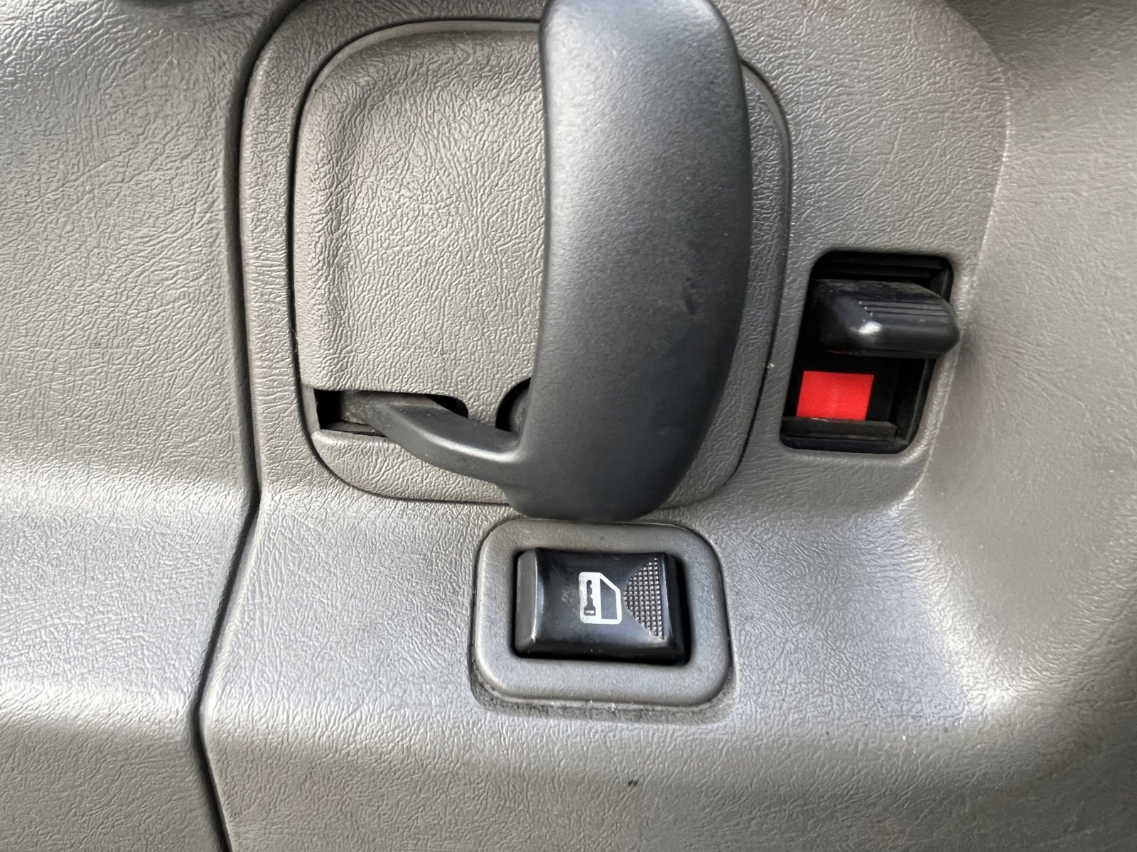 Used 2015 GMC Savana 2500 image 14