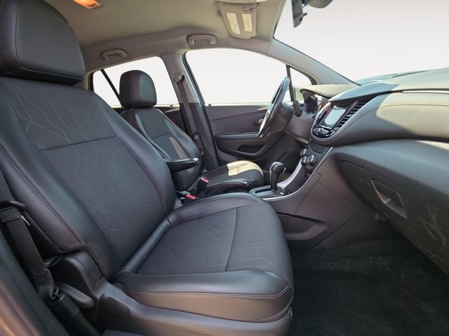 Used 2022 Chevrolet Trax LT w/ Driver Confidence Package AWD/4WD image 15