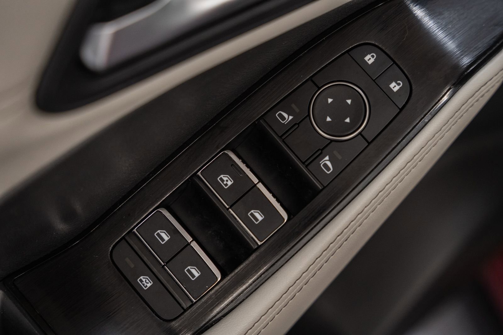 Used 2023 Nissan Rogue SL image 44