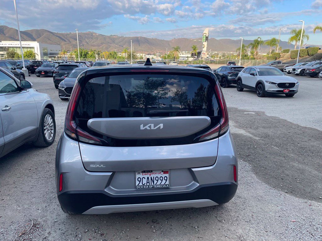 Used 2023 Kia Soul LX FWD image 6