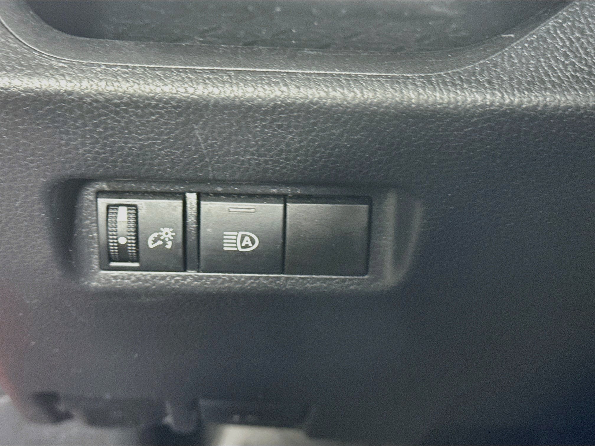 Used 2022 Toyota RAV4 XLE FWD image 10