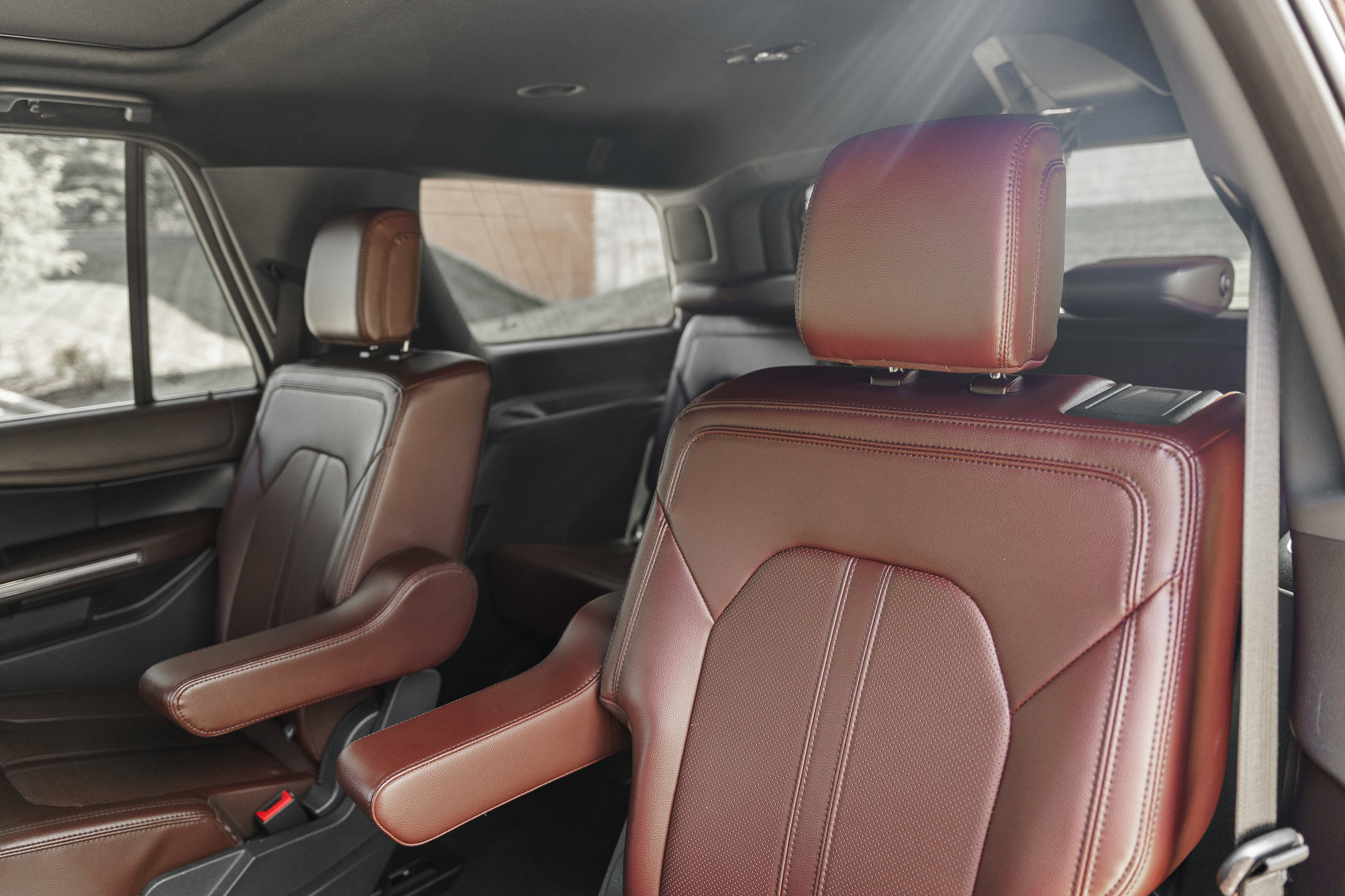 Used 2024 Ford Expedition Limited image 24