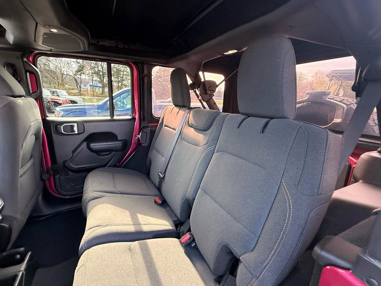 Used 2024 Jeep Wrangler Unlimited Sport image 31