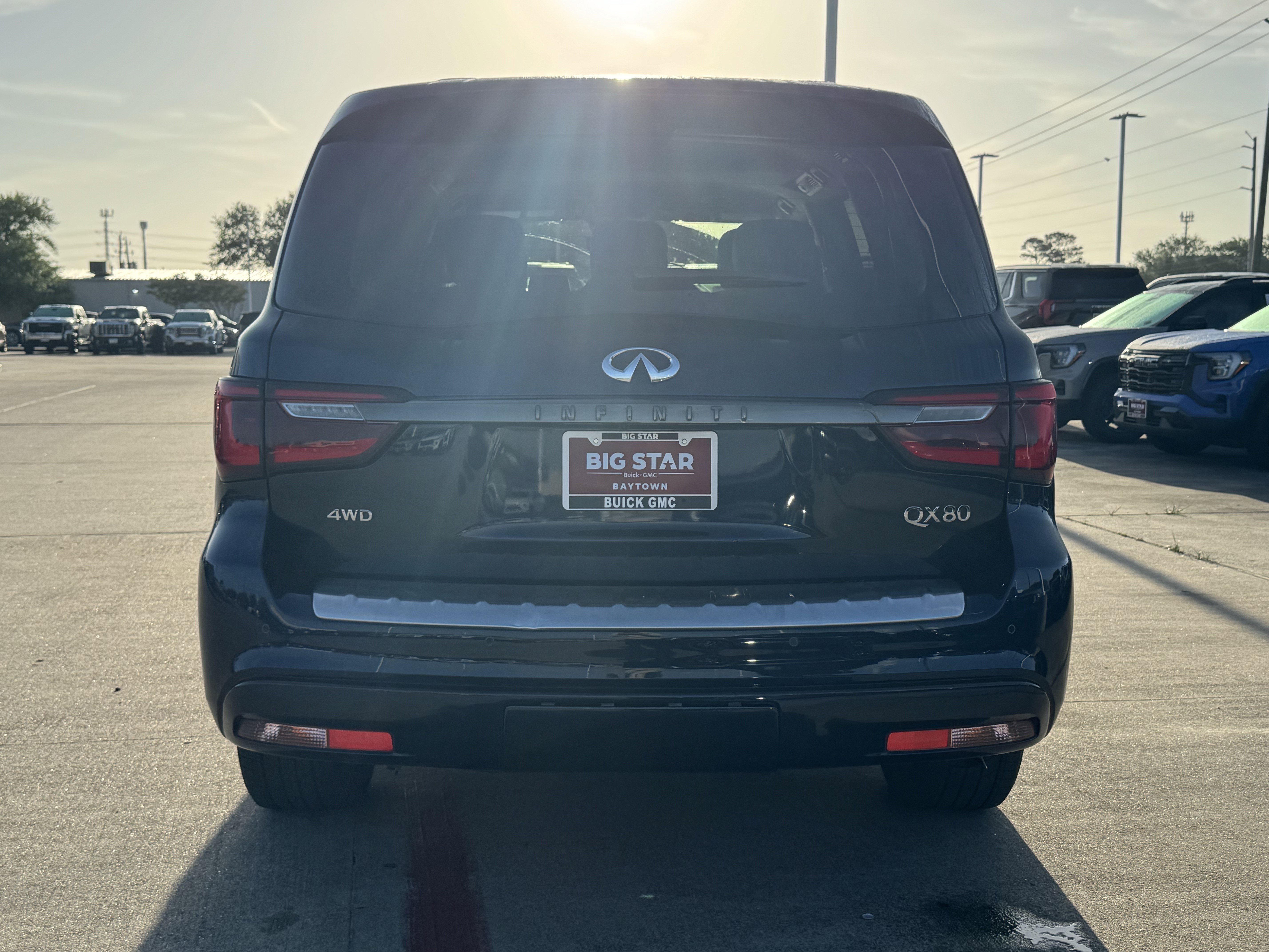 Used 2022 INFINITI QX80 Premium Select w/ Cargo Package AWD/4WD image 9