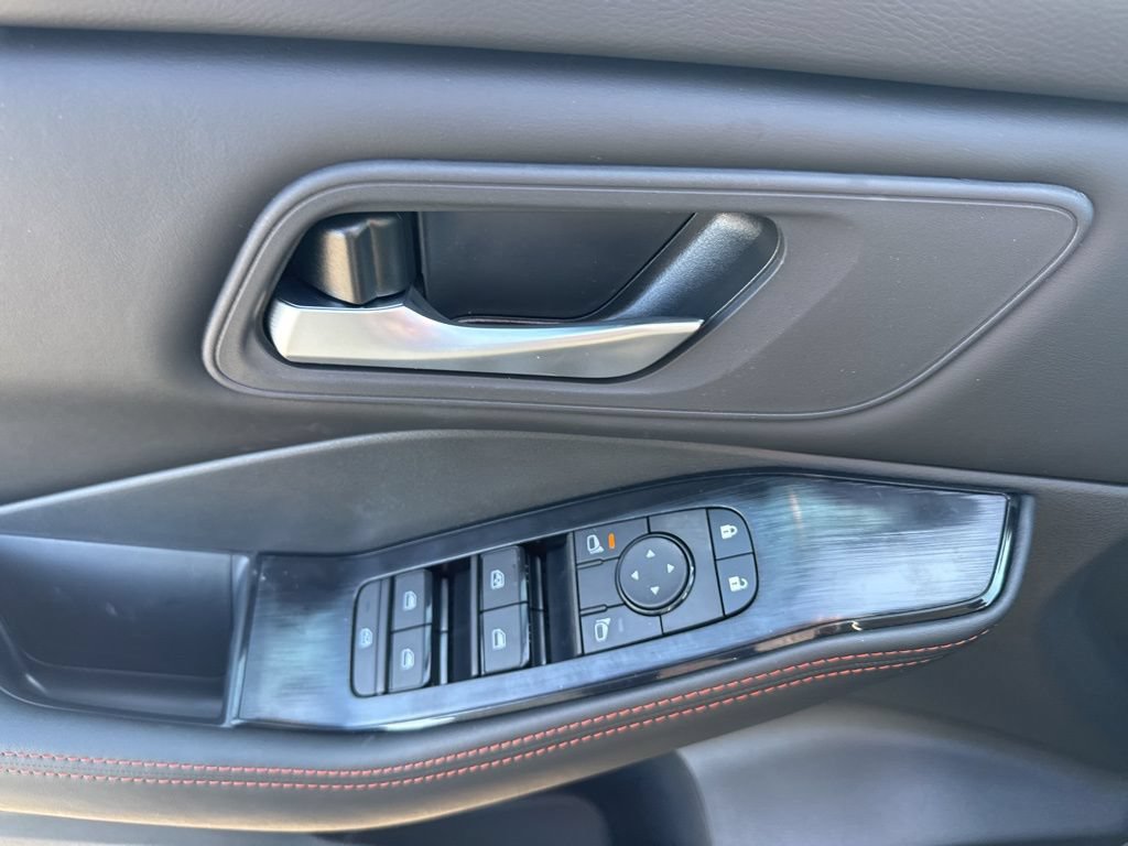 New 2026 Nissan Rogue SV AWD/4WD image 8