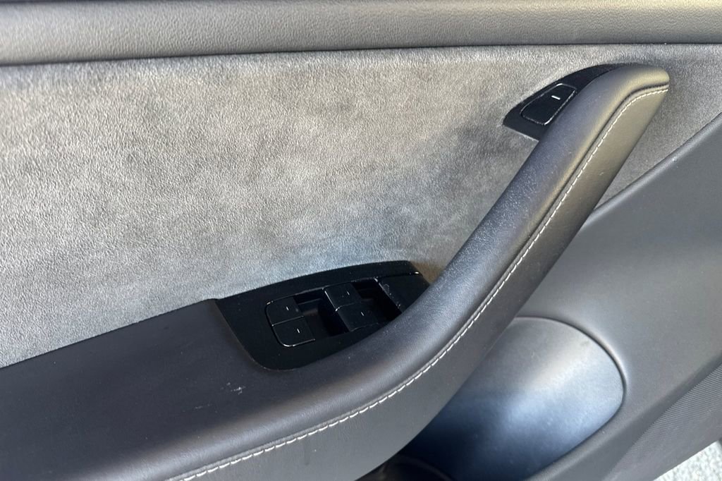 Used 2018 Tesla Model 3 Long Range AWD/4WD image 10