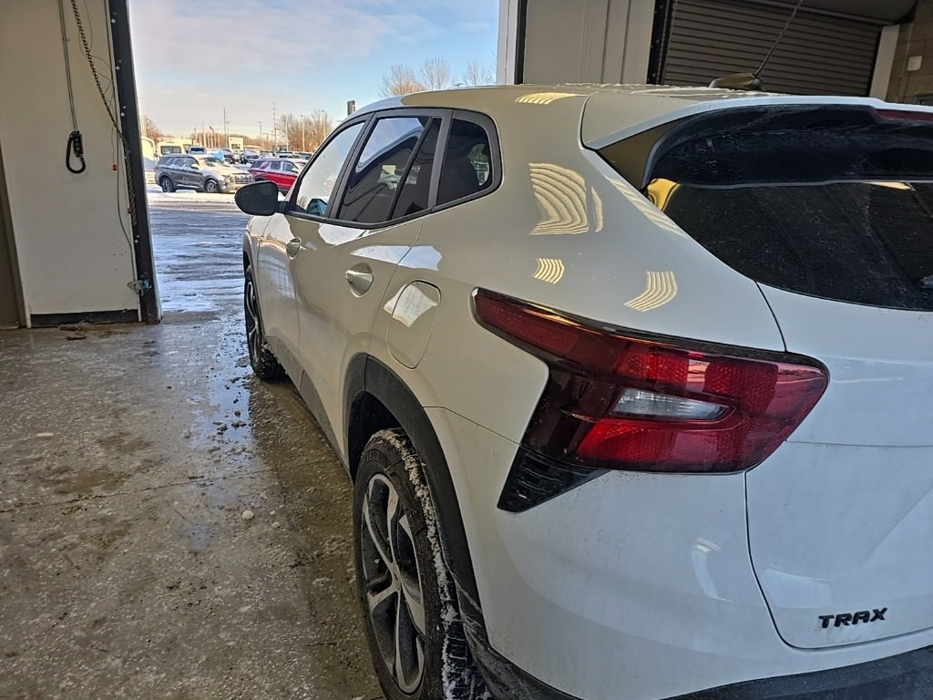 Used 2025 Chevrolet Trax RS w/ Driver Confidence Package image 3