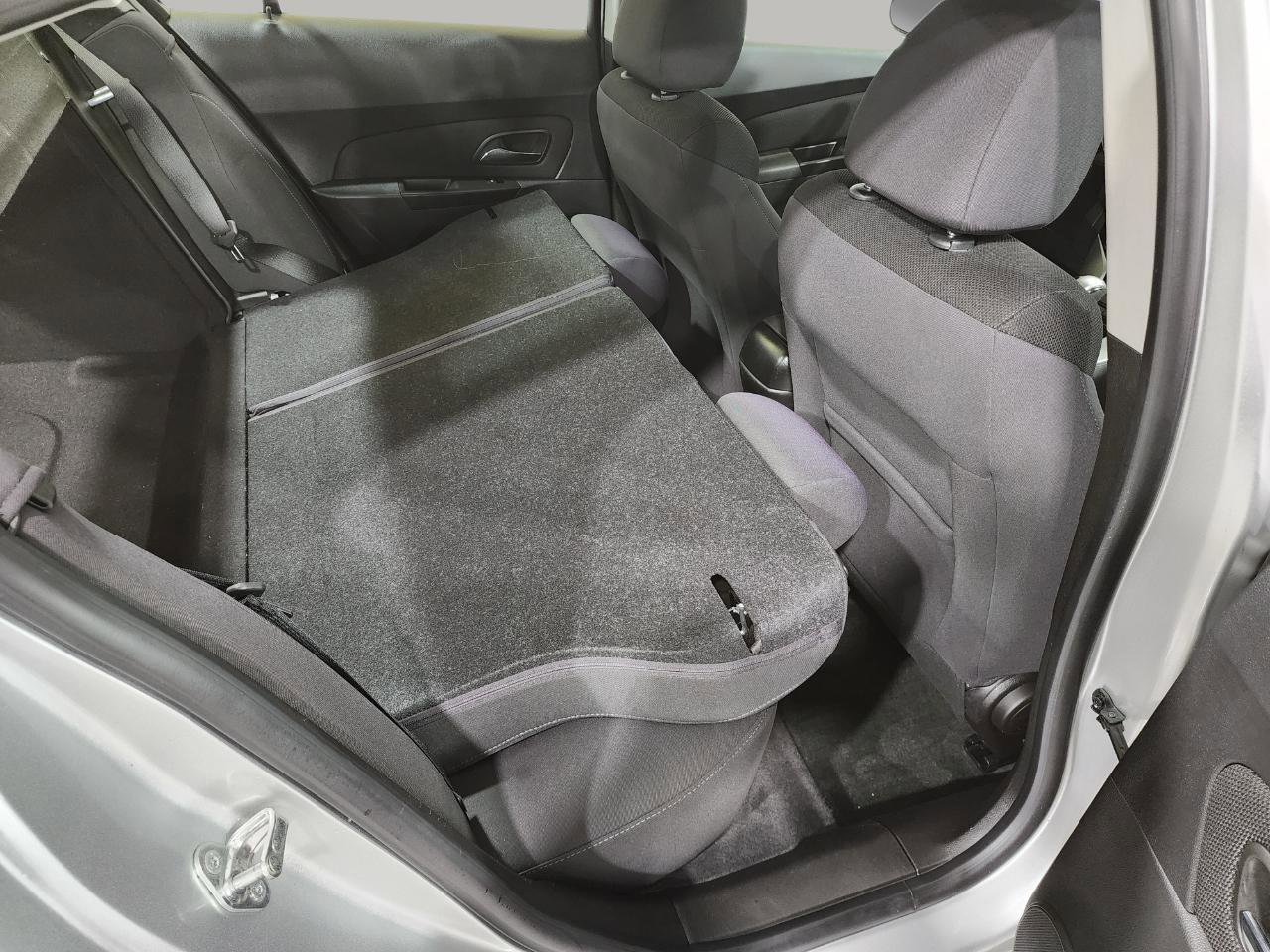 Used 2014 Chevrolet Cruze LT image 30