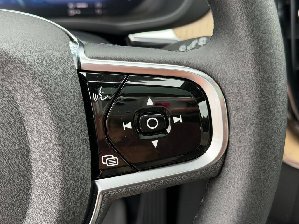 New 2026 Volvo XC60 T8 Plus w/ Protection Package Premier AWD/4WD image 18